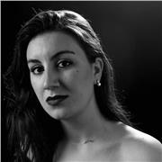 Graduada en Pedagogia Musical y Canto lírico en el Conservatorio Superior de Música de las Islas Balears